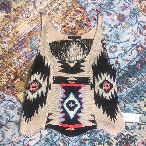 Honey Punch Tops - NWT Red Dress Boutique “She’s Got Moves” Tank